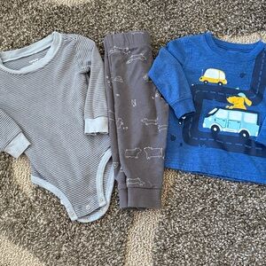 Carter's Baby Boy. Size 9 mos. Tee shirt & onesie outfit.
